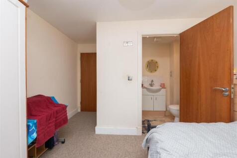 Flat-24-Rozel-House-BS23-2BU-3.jpg