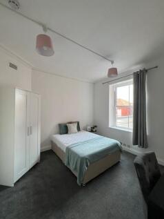 Bedroom 1.jpg