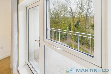 CAM02145G0-PR0079...