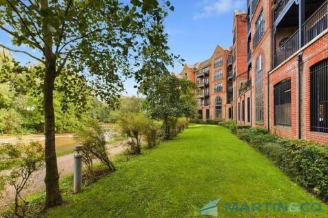 CAM02145G0-PR0032...