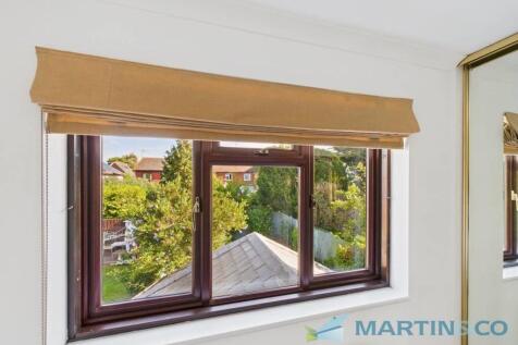 CAM02145G0-PR0077...