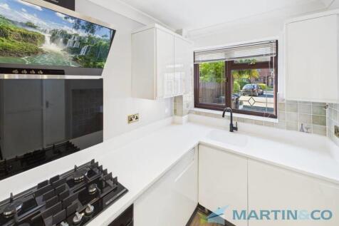 CAM02145G0-PR0077...