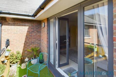 CAM02145G0-PR0031...