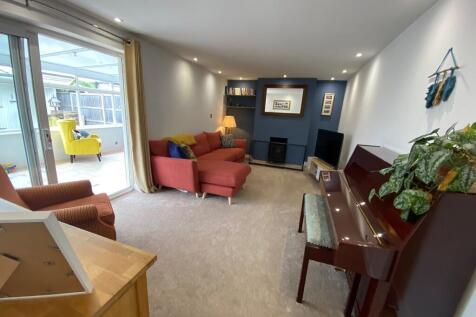 Living Room (2)