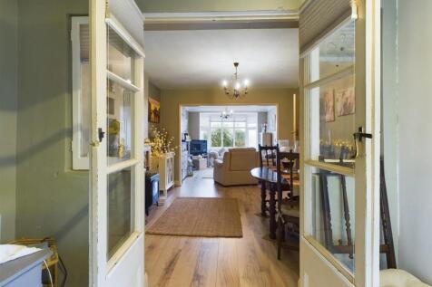 doors to inner hallway.jpg