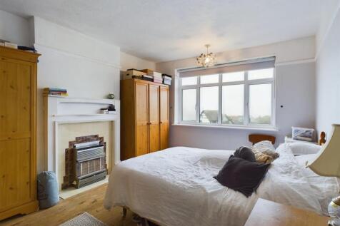bedroom one .jpg