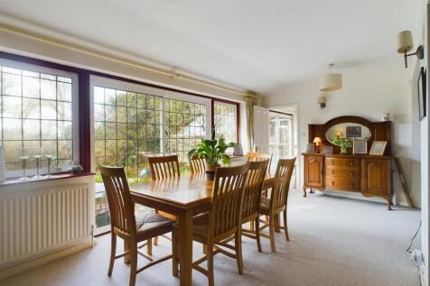 dining room .jpg