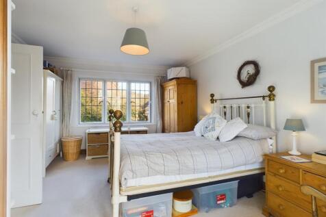 bedroom 1 .jpg