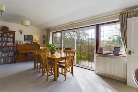 dining room 1 .jpg
