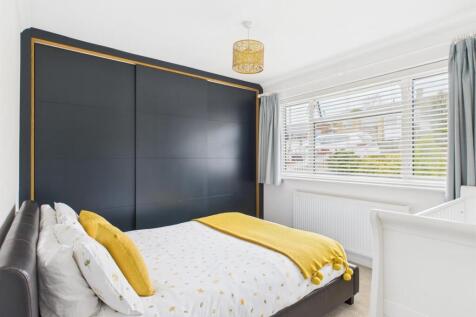 bedroom 1 .jpg