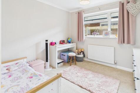 bedroom 2 .jpg