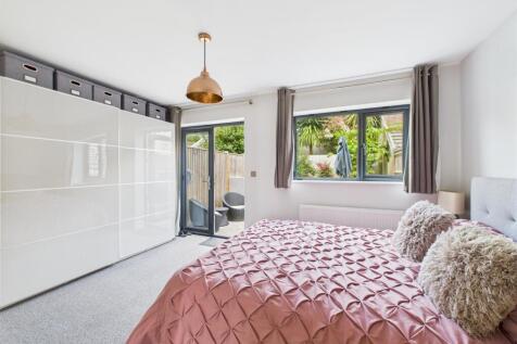 bedroom 1 .jpg