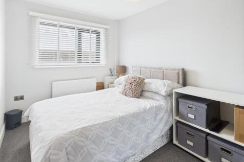 bedroom 2 .jpg