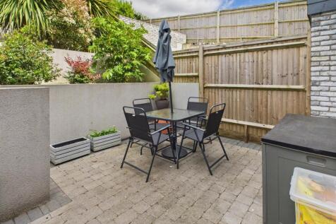 garden patio.jpg