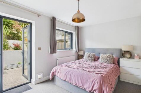 bedroom 1 1 .jpg