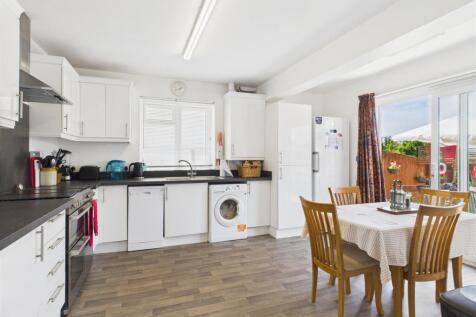 Kitchen .jpg