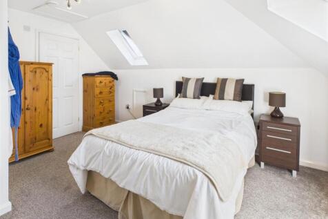 bedroom 2 .jpg