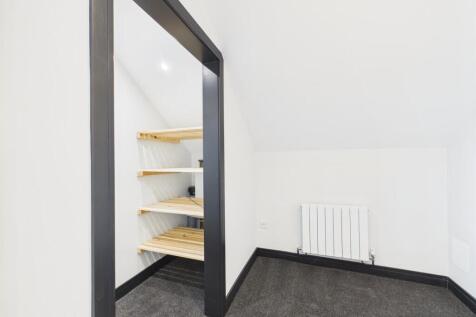 wardrobe bed 2 .jpg