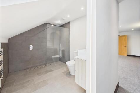 Bed 1 en suite  1 .jpg