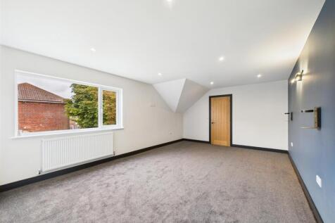 Bedroom 1 .jpg