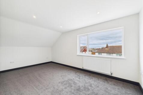 bedroom 2 .jpg