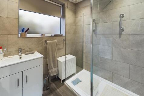 Shower Room .jpg