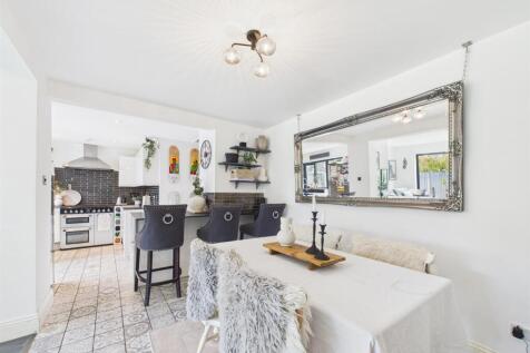 dining kitchen .jpg