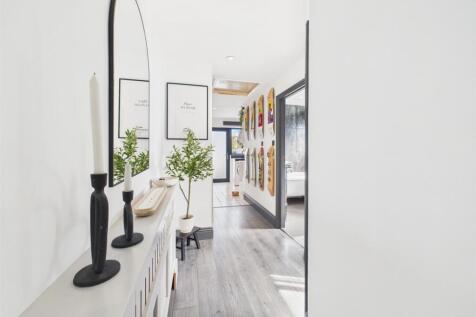 Hallway .jpg