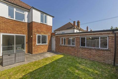 13 Broadwater Way_15.JPG