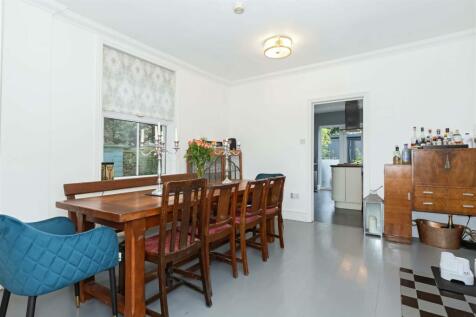 21 Chesswood Rd_18.jpg