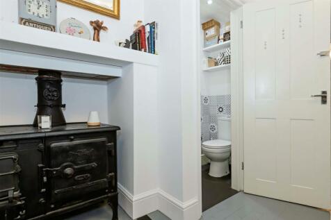 21 Chesswood Rd_17.jpg