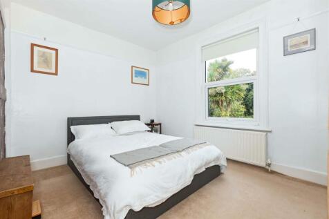 21 Chesswood Rd_4.jpg
