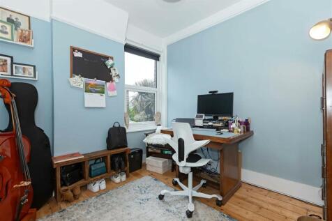 21 Chesswood Rd_16.jpg