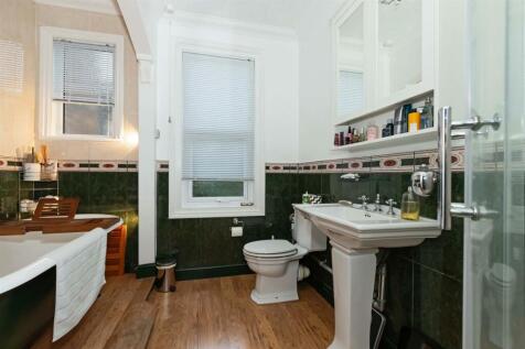 21 Chesswood Rd_13.jpg