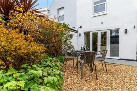 Chesswood Road-07.jpg