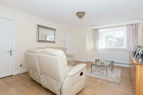 Carisbrooke Drive_6.jpg