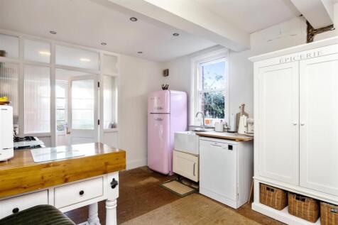 Rowlands Road, 132-027.jpg
