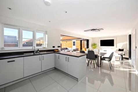 Geranium Drive, 27-018.jpg