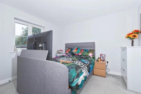 Weald Place_20.jpg