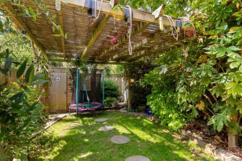 Lenhurst Garden_1.jpg