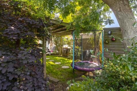 Lenhurst Garden_3.jpg