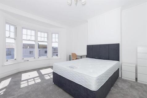 ROOM 1 £725