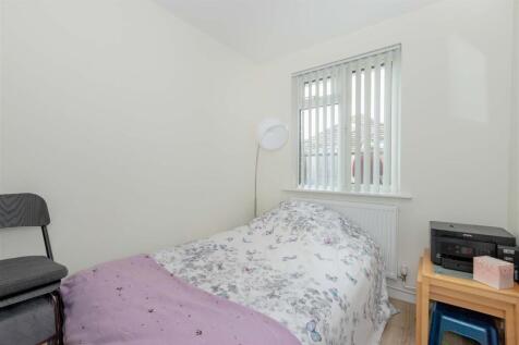 102 Meadow Road_3.JPG