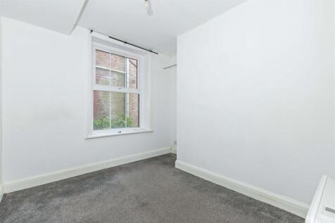 4 88 South Terrace_2.JPG