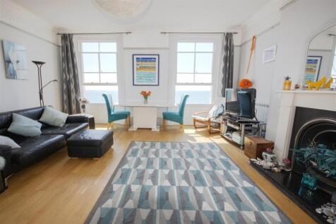6 Sitting room.jpg