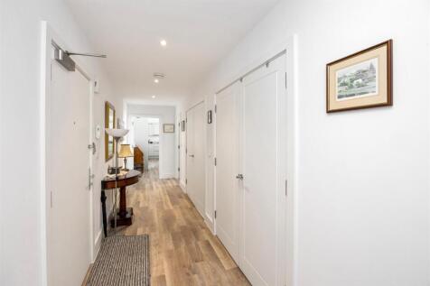 Bayside Apartments, Flat 90-018.jpg