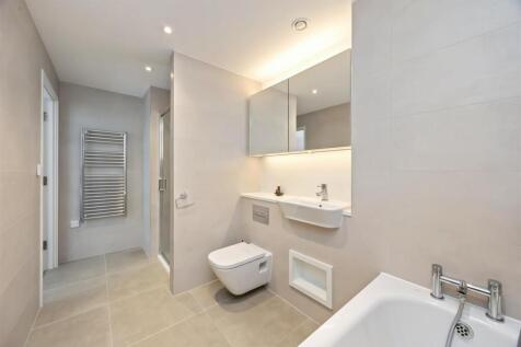 Bayside Apartments, Flat 90-002.jpg