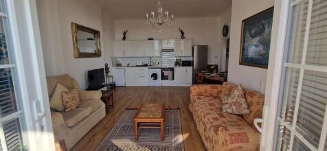 Flat8-Kitchen.jpg
