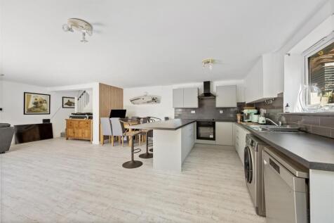 Brighton Road, Pebble View, 2-001.jpg