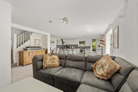 Brighton Road, Pebble View, 2-004.jpg